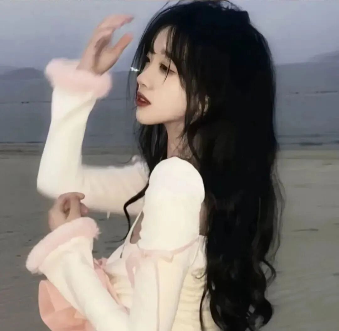 侧脸女生头像