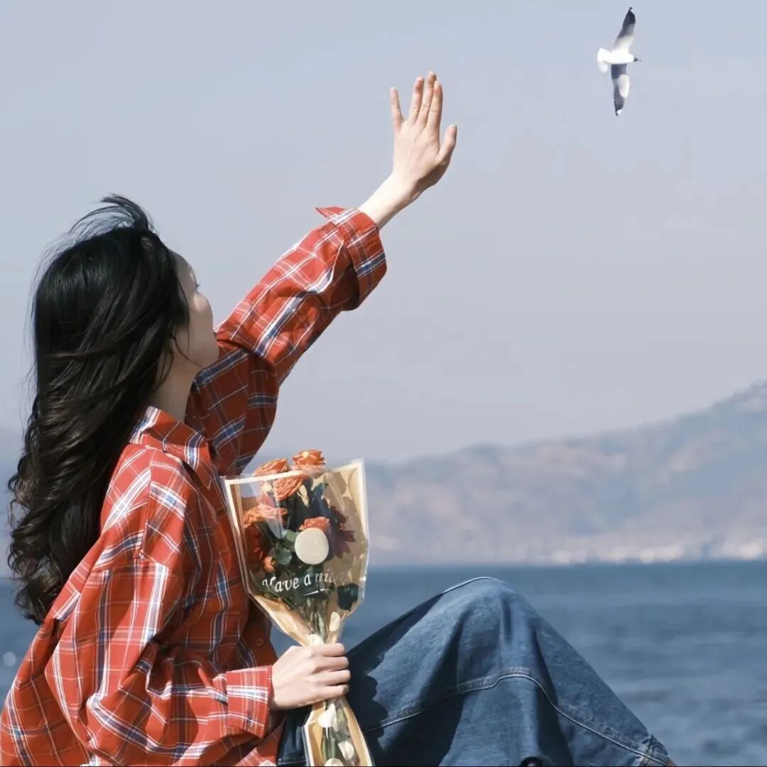 不露脸鲜花海边四人闺蜜头像真人闺蜜头像