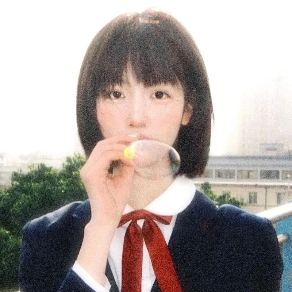 吹泡泡学院风女生头像