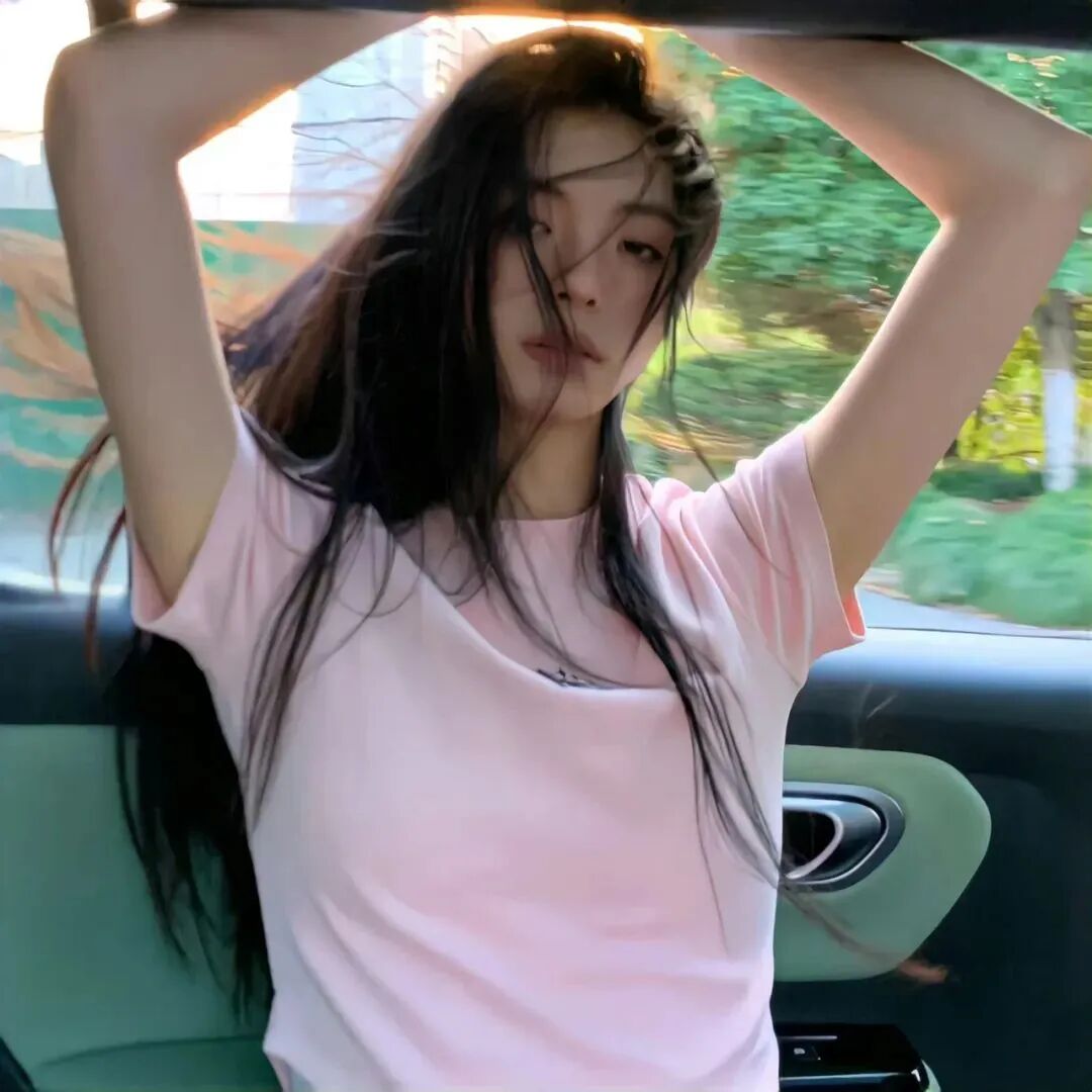 小清新车内女生头像