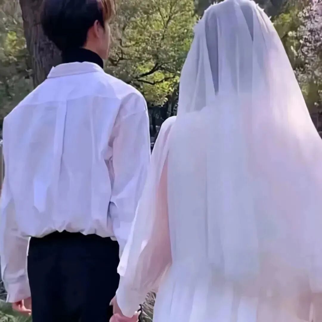 氛围感婚纱真人情侣头像