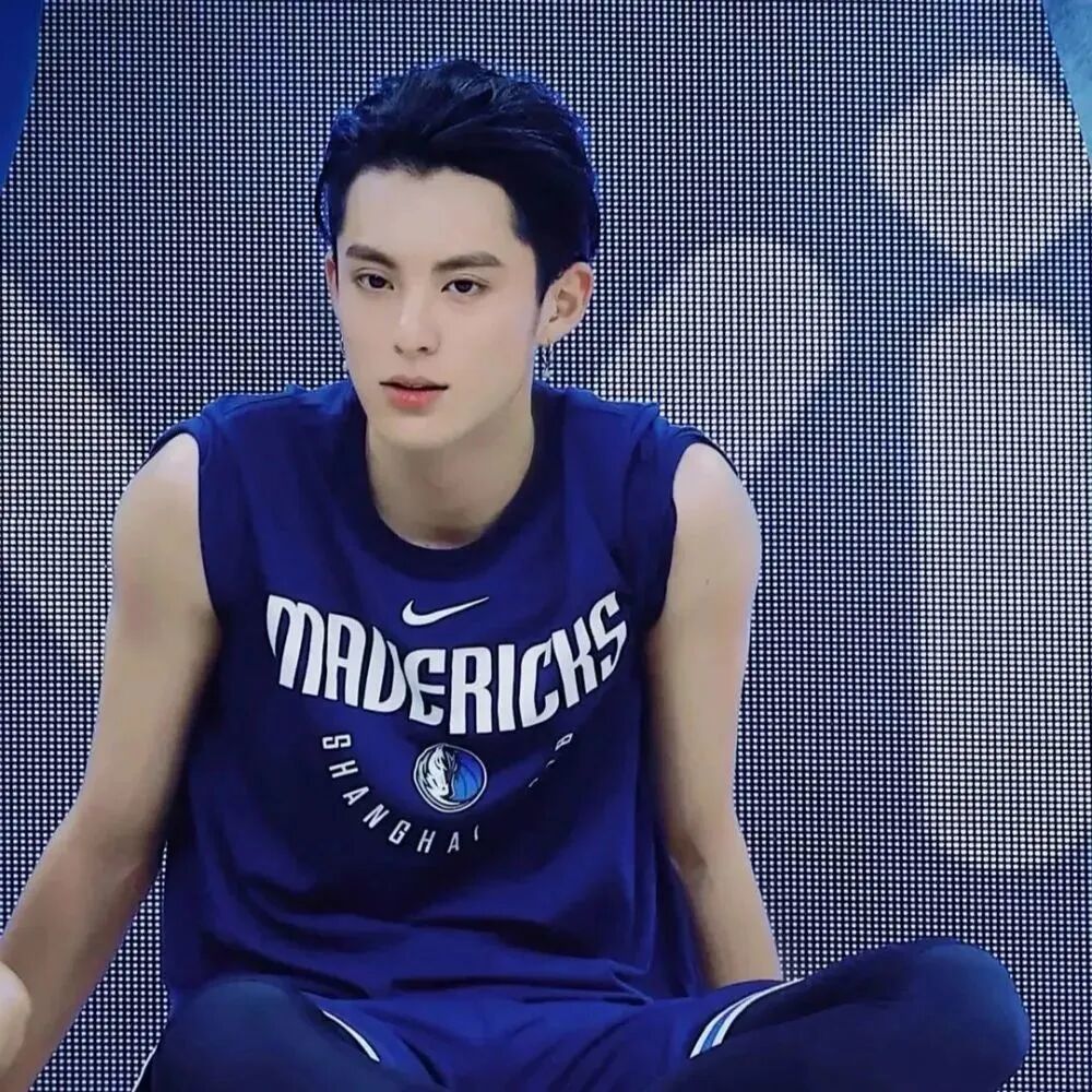 王鹤棣头像男生头像
