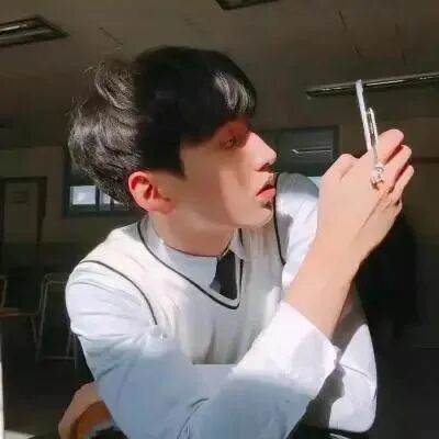 帅气学院风侧脸男生头像