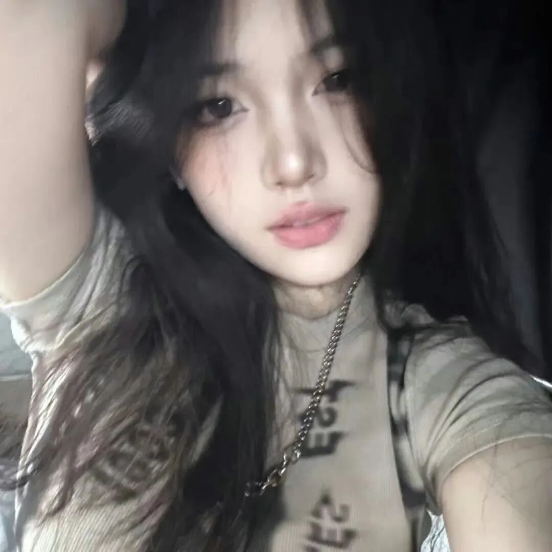 朦胧感甜美女生头像