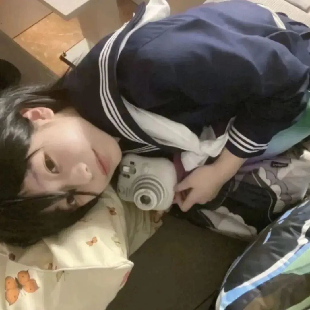 学院风女生头像