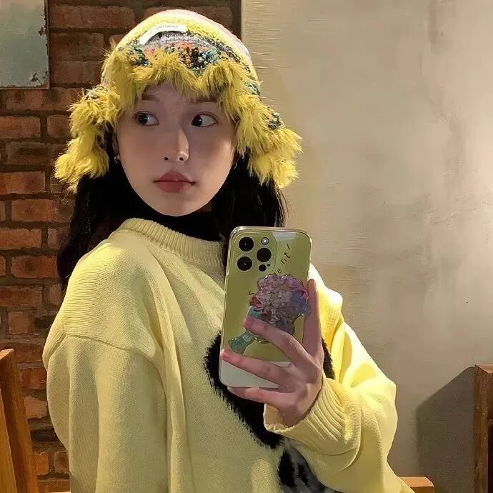 自拍手机女生头像
