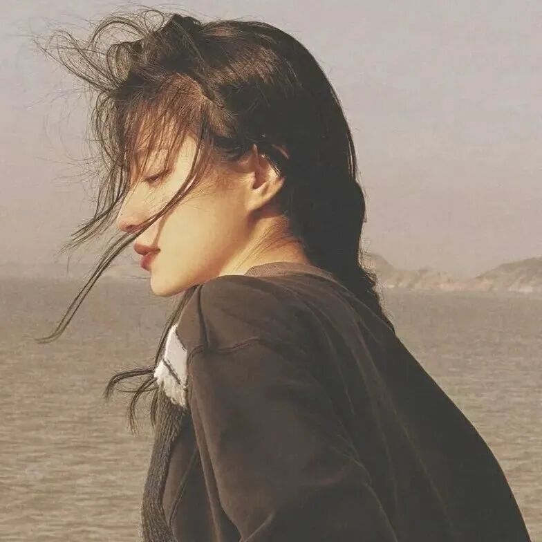 氛围感侧脸女生头像