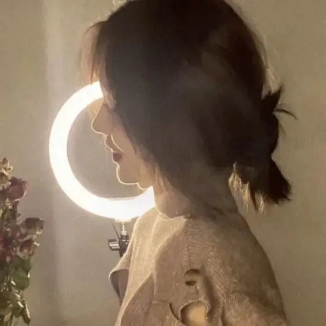 氛围感侧脸女生头像