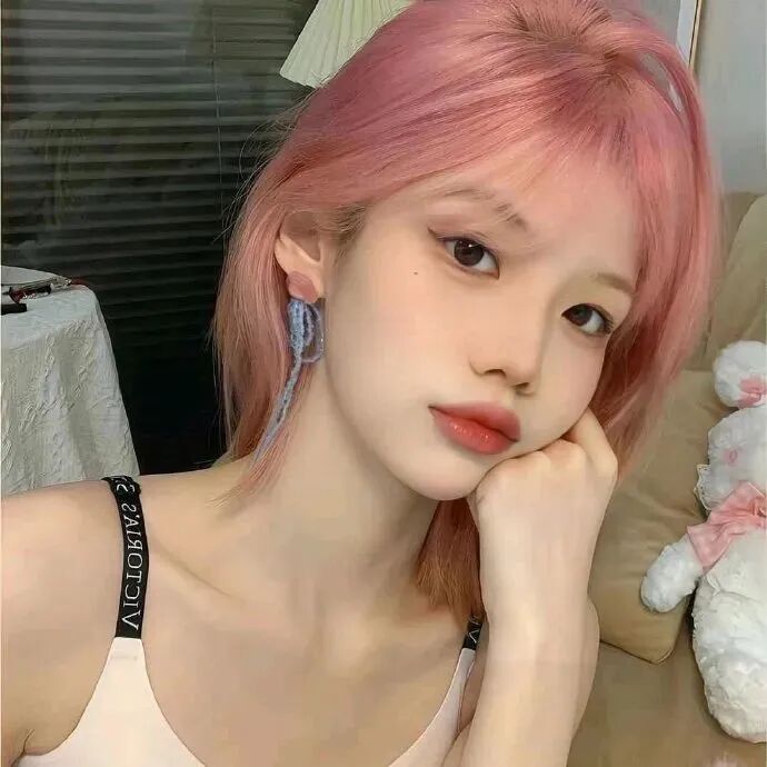 红发甜妹女生头像