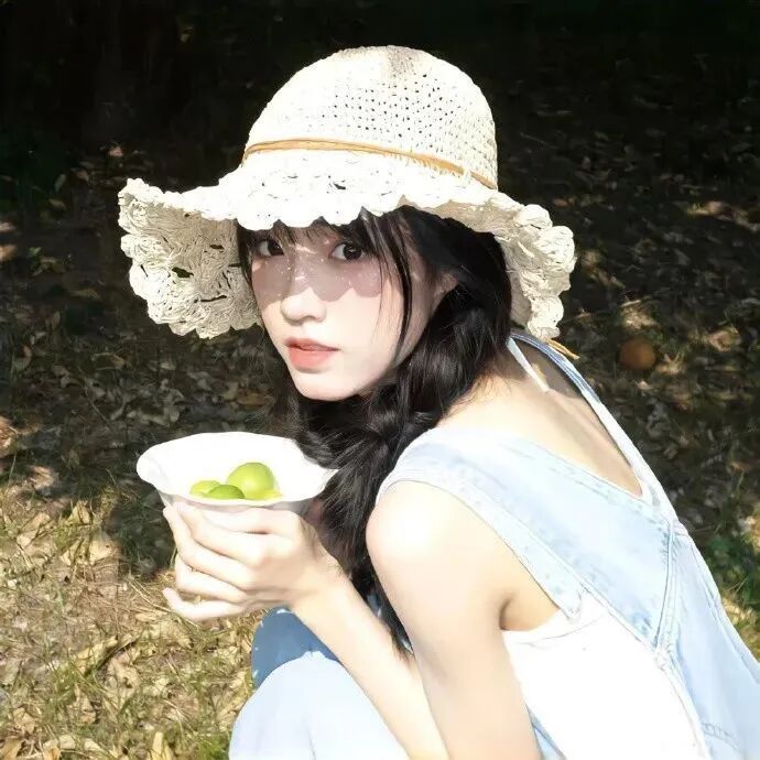 阳光女生头像