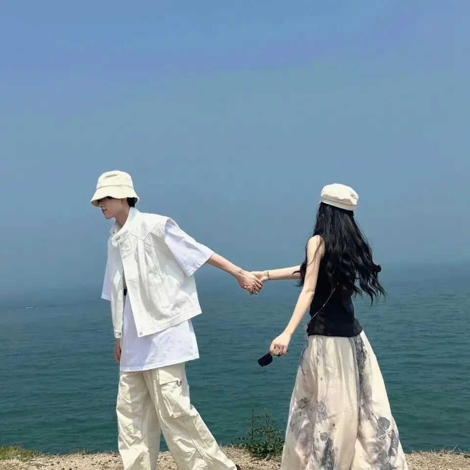 qltxzrhbd海边真人情侣头像