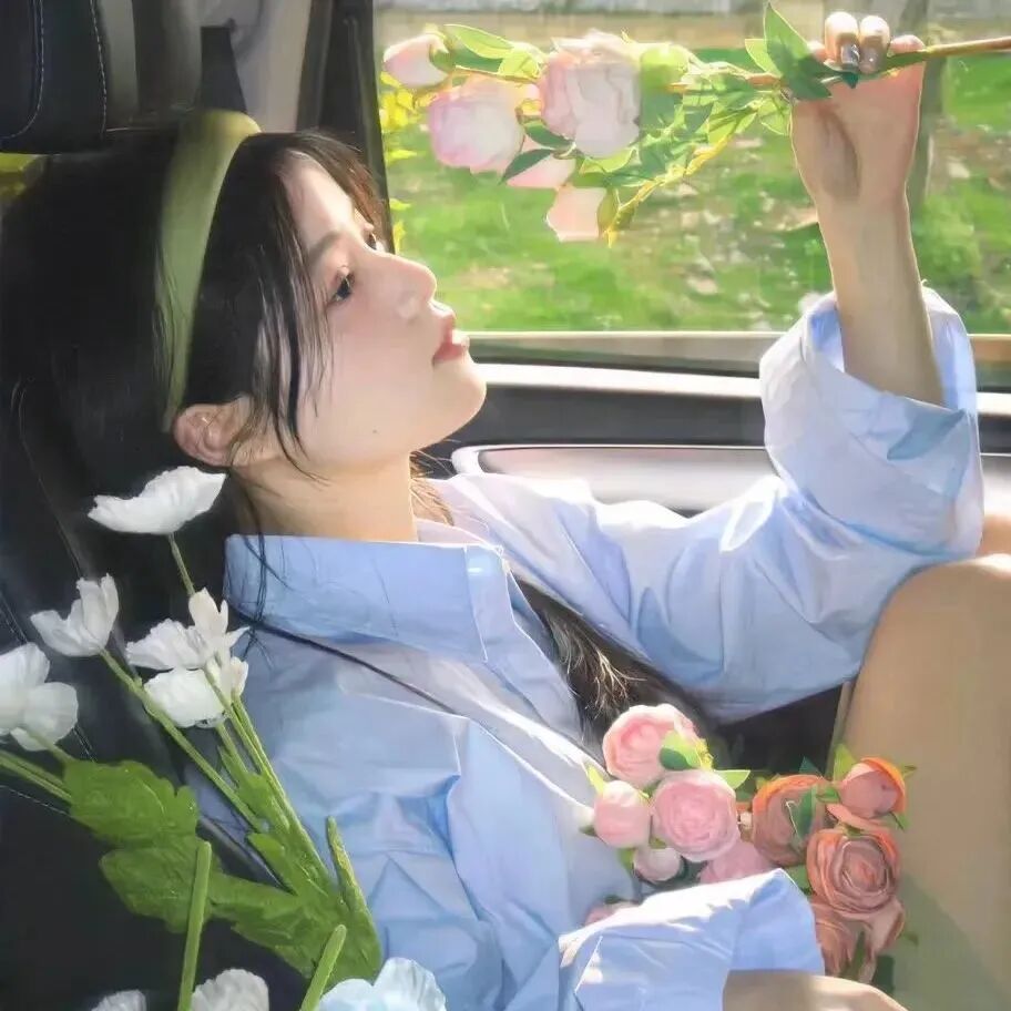 侧脸小清新女生头像