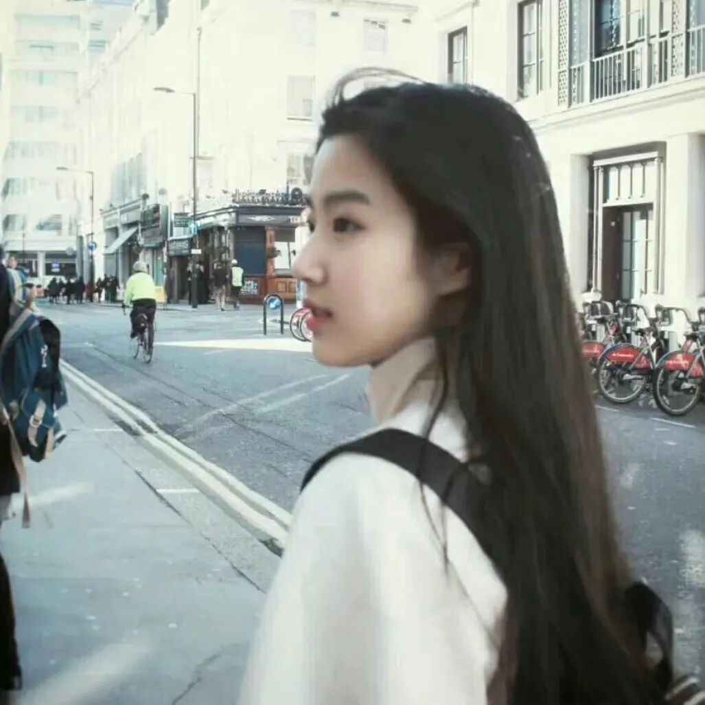 小众侧脸女生头像
