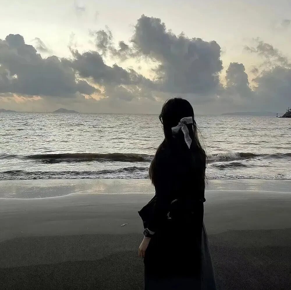 海边氛围感不露脸女生头像