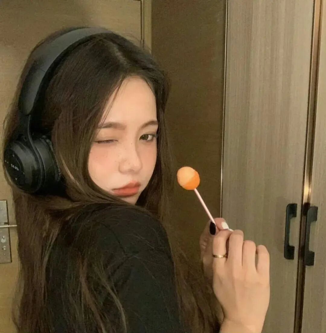 棒棒糖甜妹女生头像