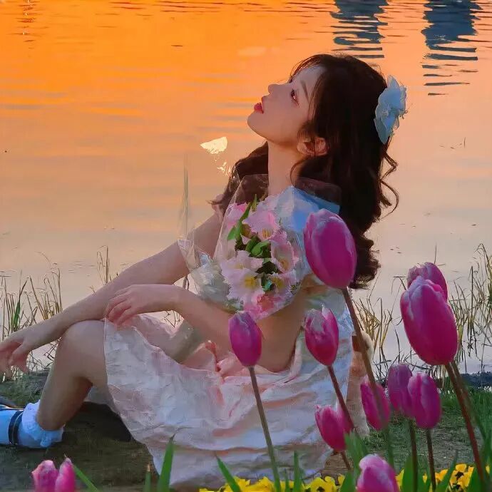 氛围感鲜花女生头像侧脸女生头像海边女生头像
