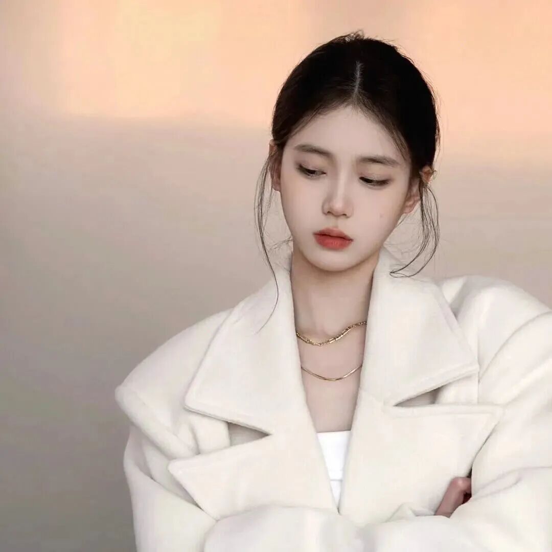酷酷小众女生头像