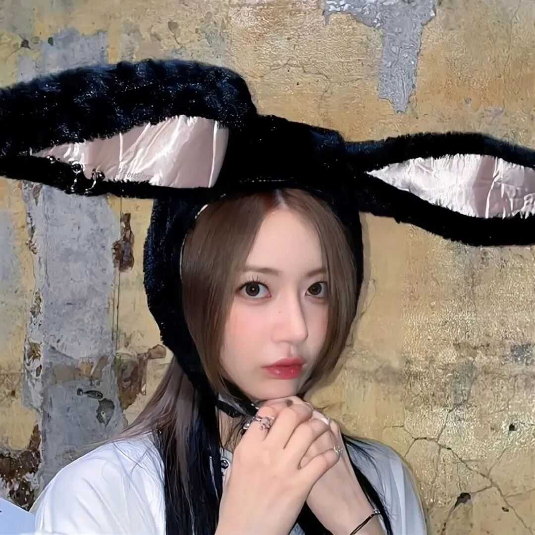 兔耳朵可爱女生头像