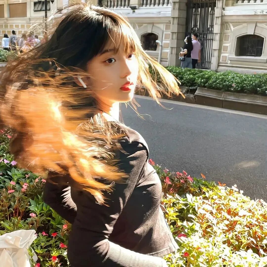 氛围感侧脸女生头像