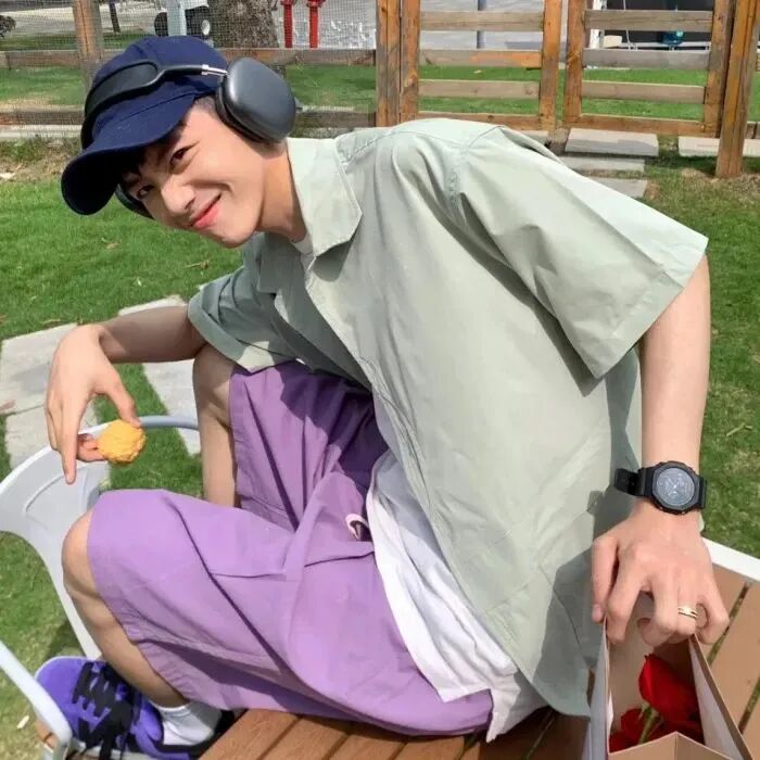 耳机小清新男生头像