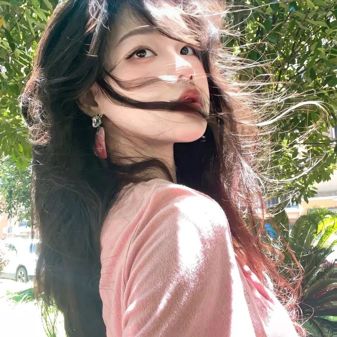 侧脸女生头像