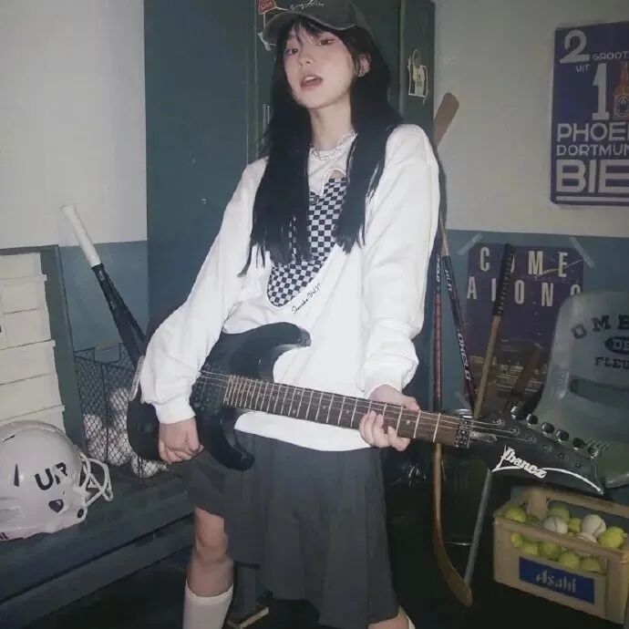 氛围感吉他女生头像