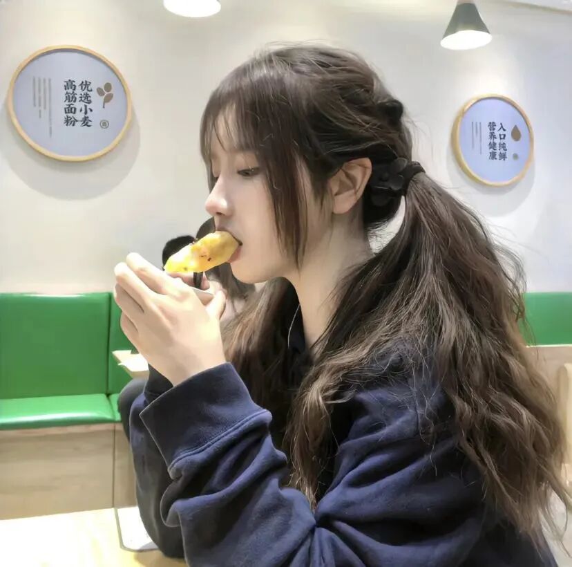 甜妹侧脸女生头像