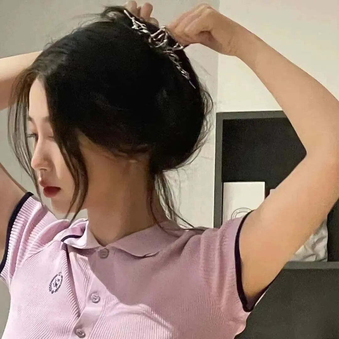 虞书欣头像侧脸女生头像
