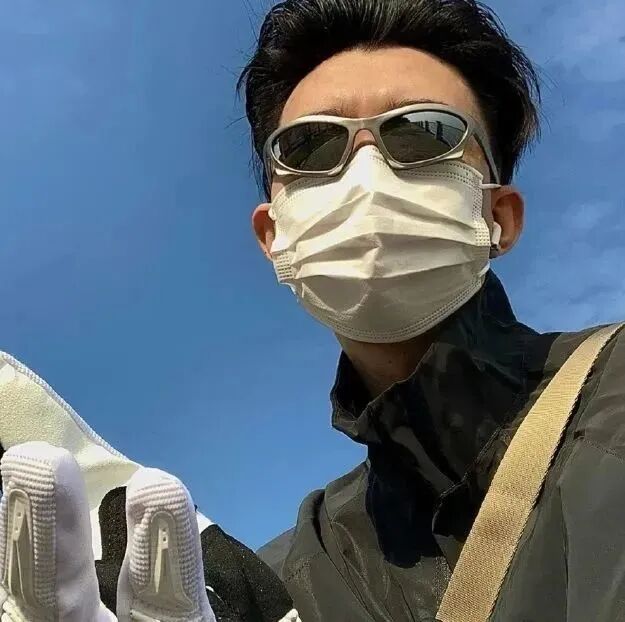 酷酷不露脸墨镜男生头像