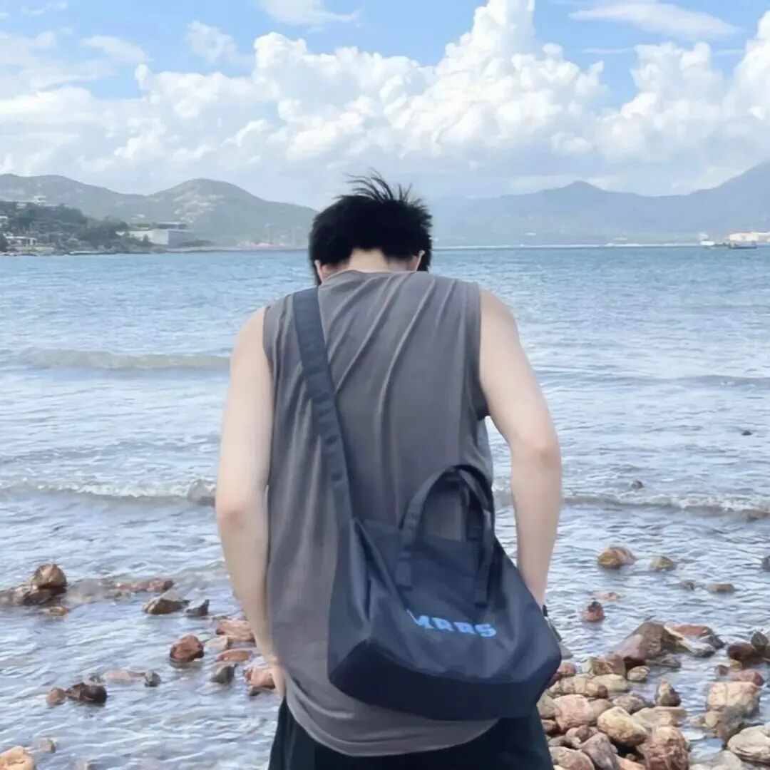 不露脸海边真人情侣头像