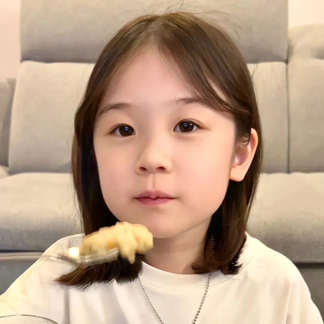 金雪头像可爱小女孩萌娃头像