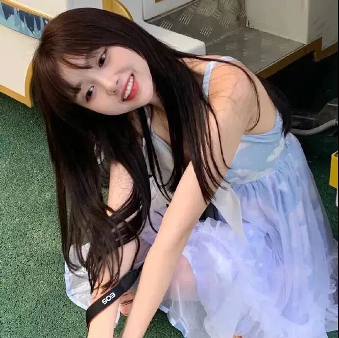 甜美爱笑女生头像