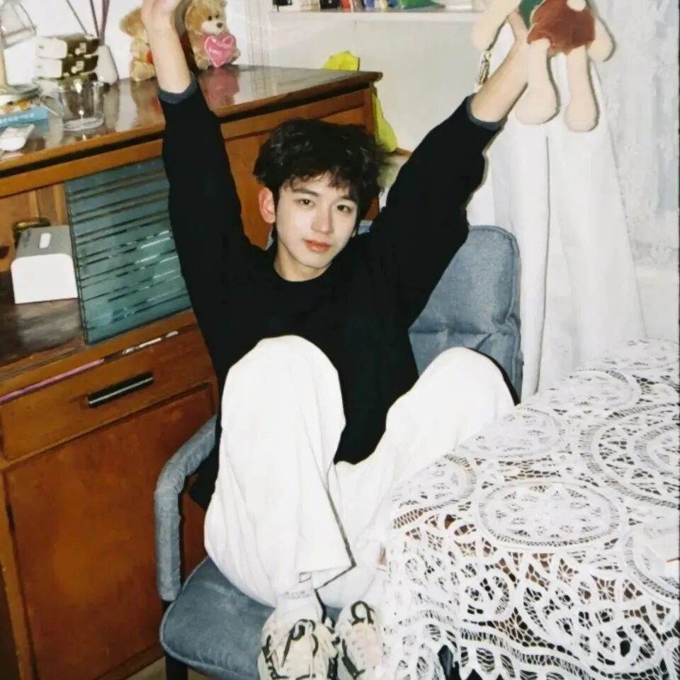 复古小众男生头像