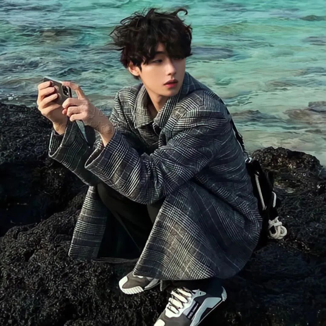 海边男生头像