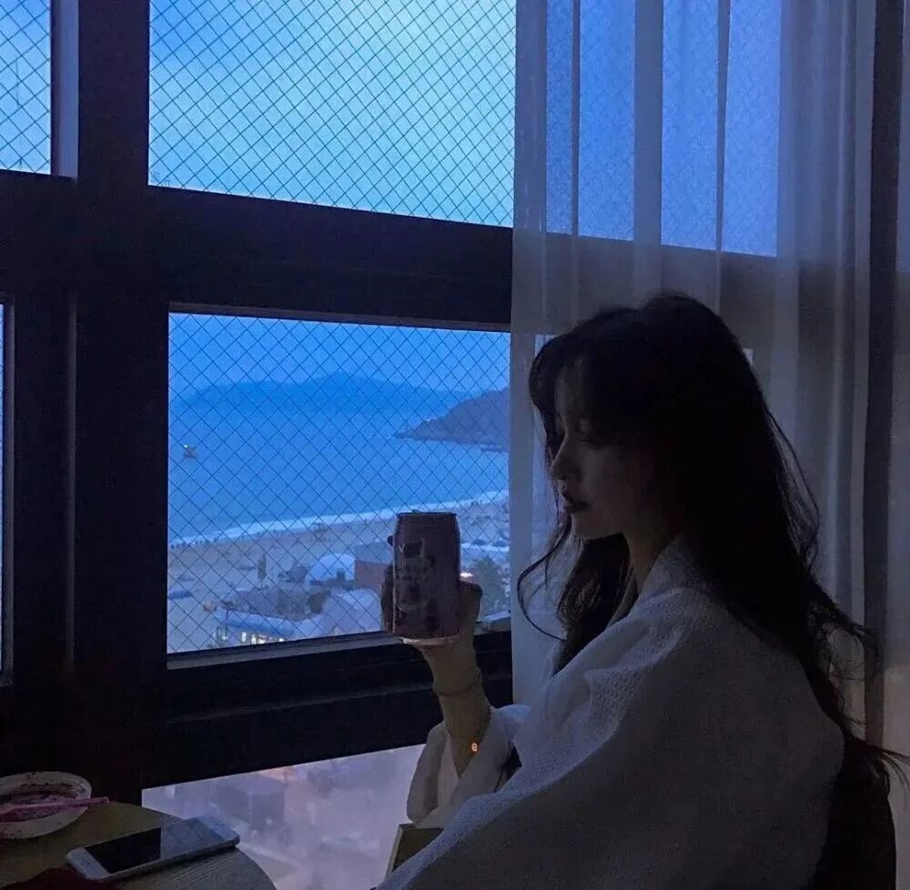 氛围感侧脸女生头像