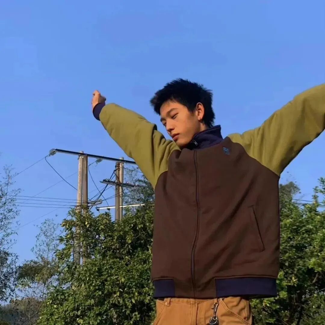 侧脸男生头像