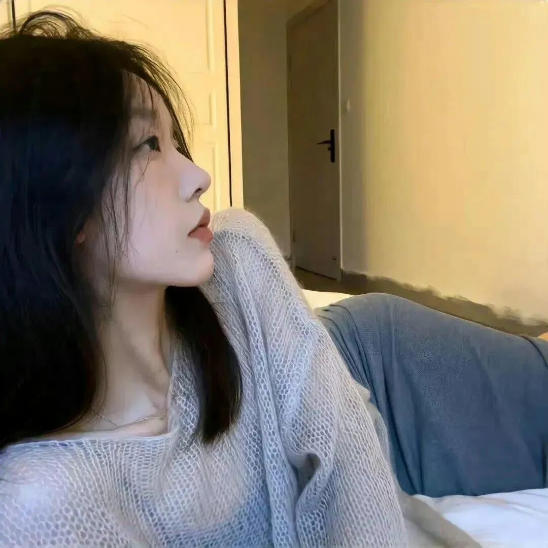 小众侧脸女生头像