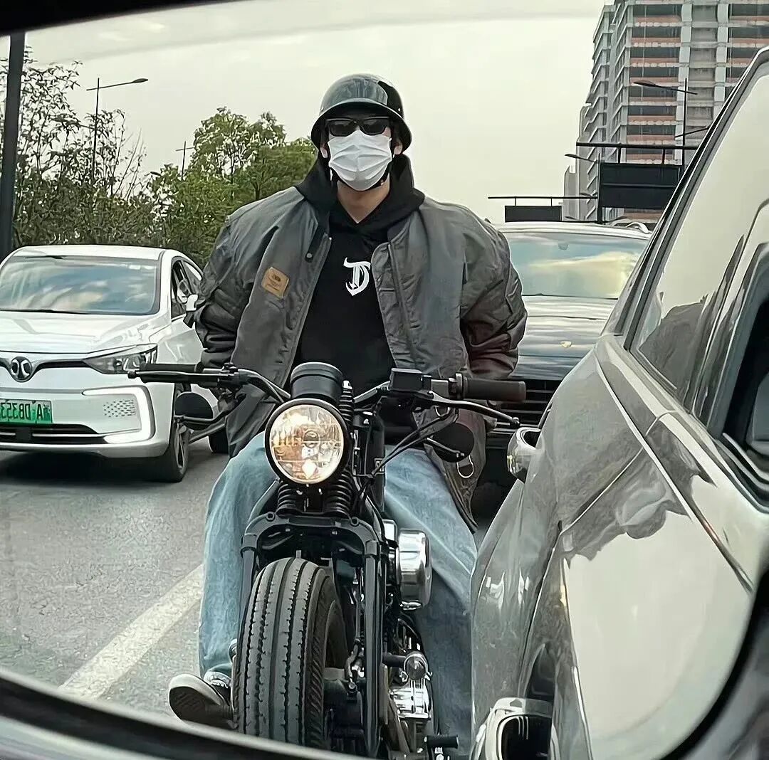 机车不露脸男生头像