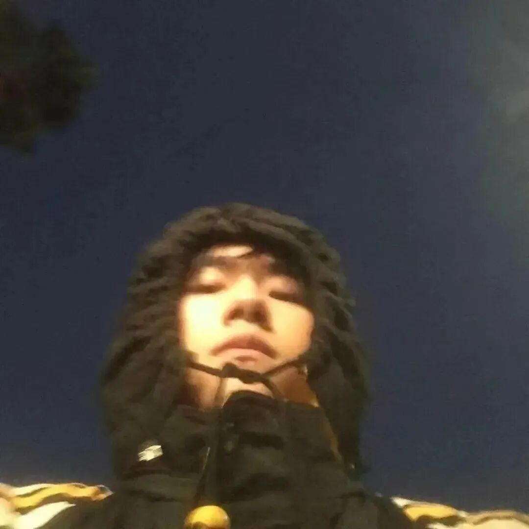 易烊千玺头像男生头像