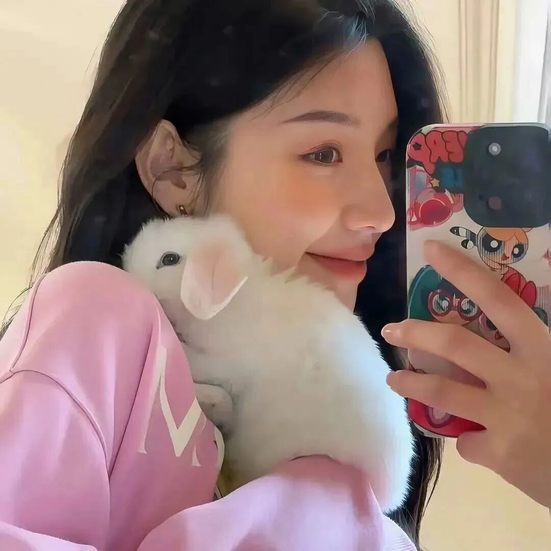 自拍手机女生头像