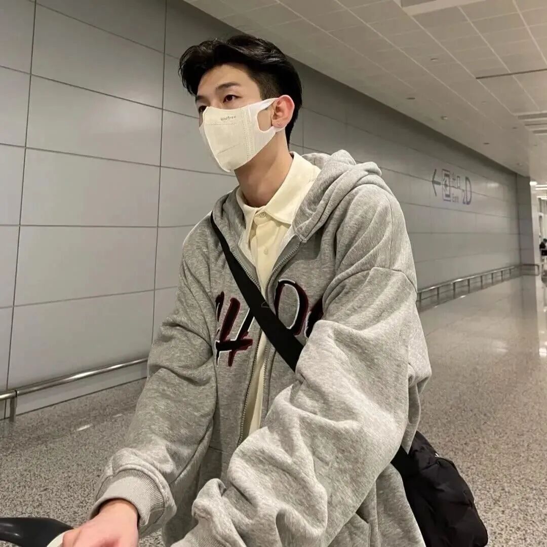 口罩不露脸男生头像