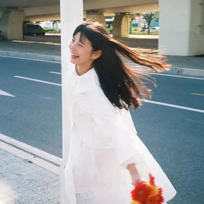 甜美爱笑女生头像