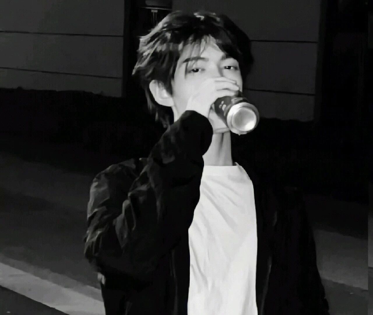 氛围感侧脸男生头像