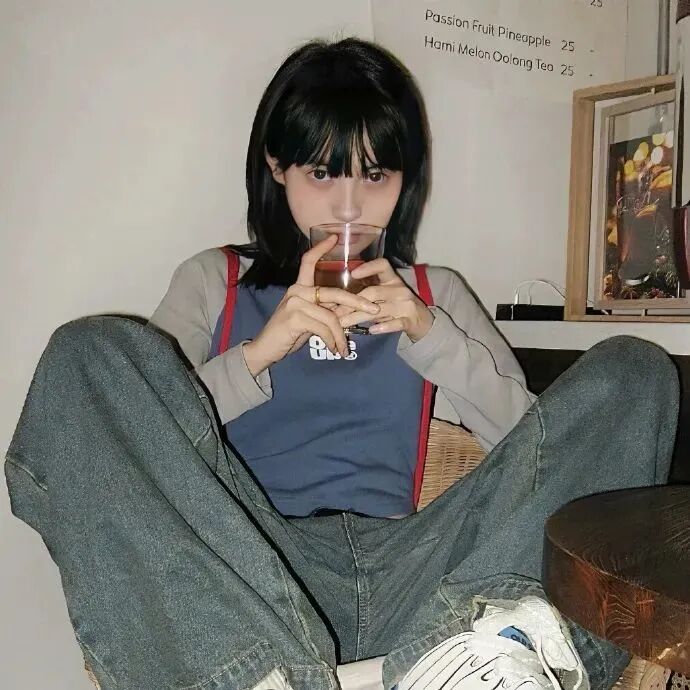 甜妹休闲女生头像