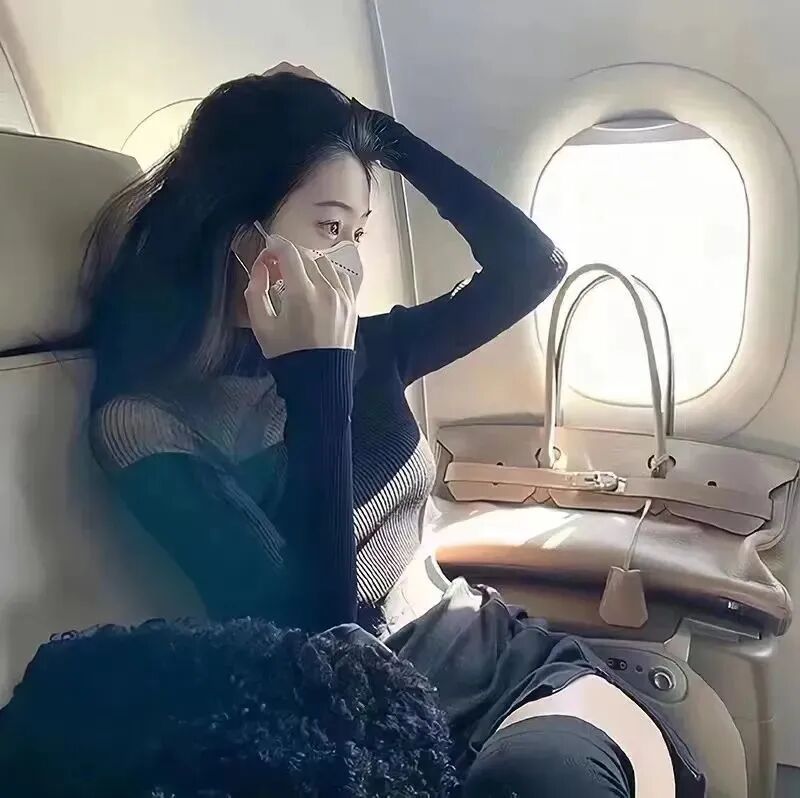 侧脸女生头像