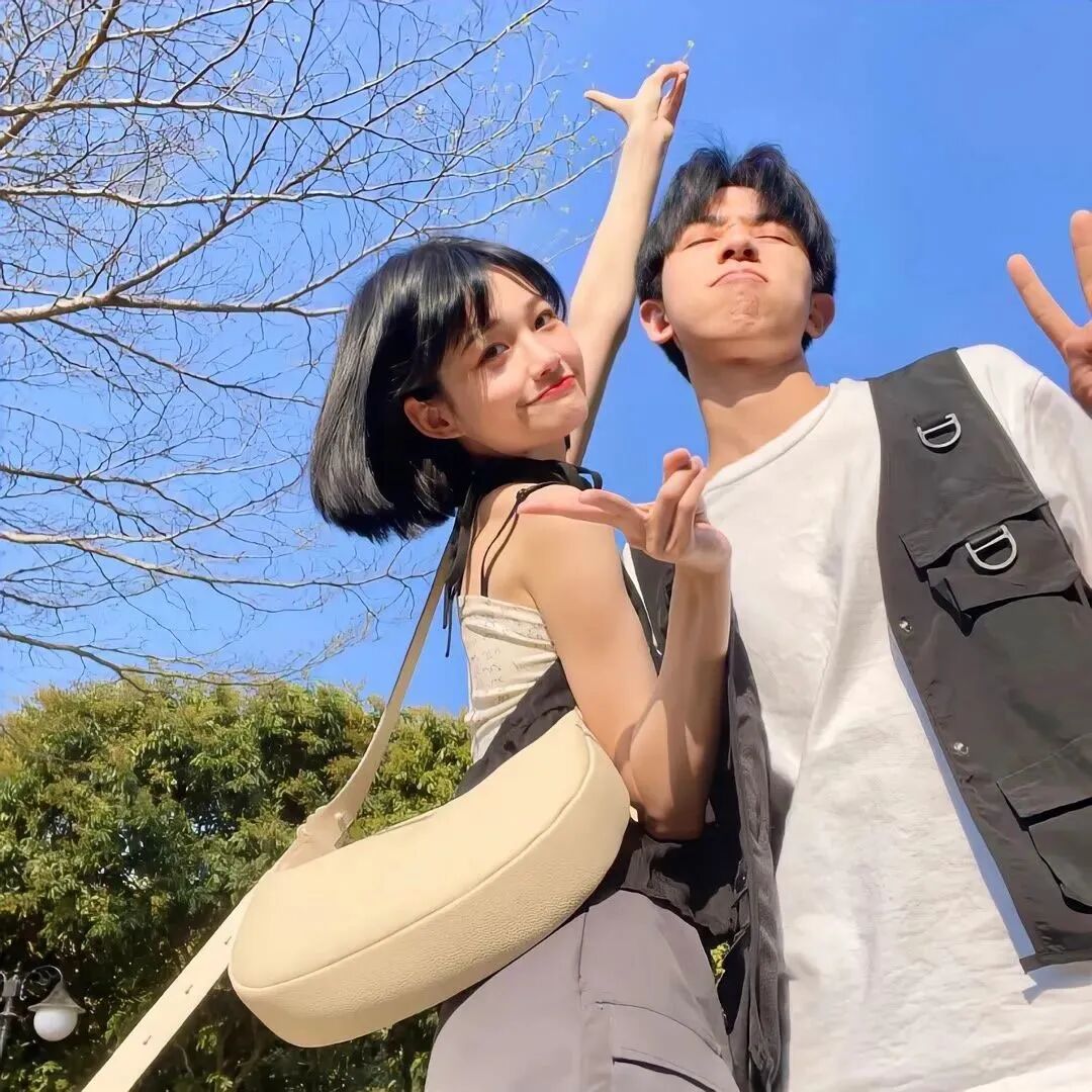 真人情侣头像