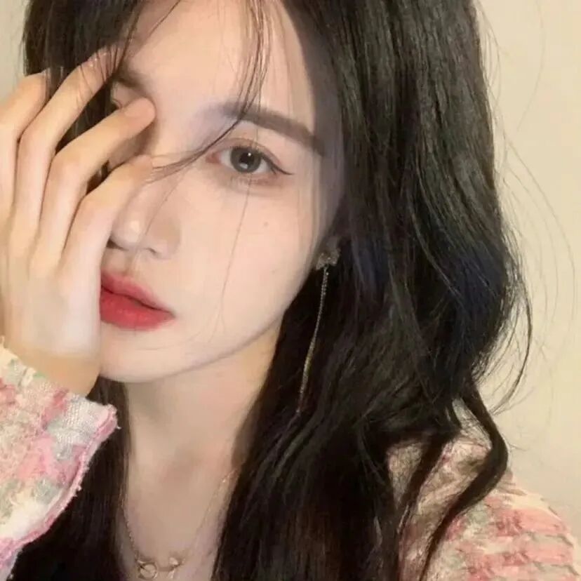 捂脸温柔女生头像