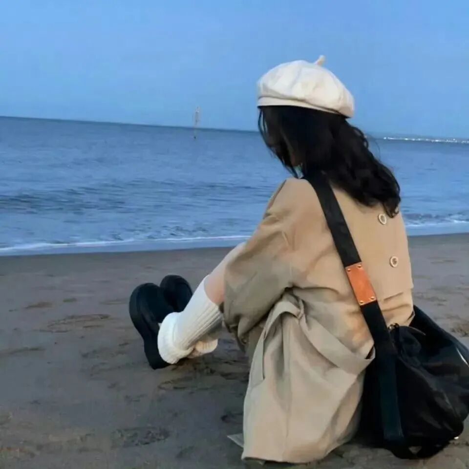 海边不露脸女生头像