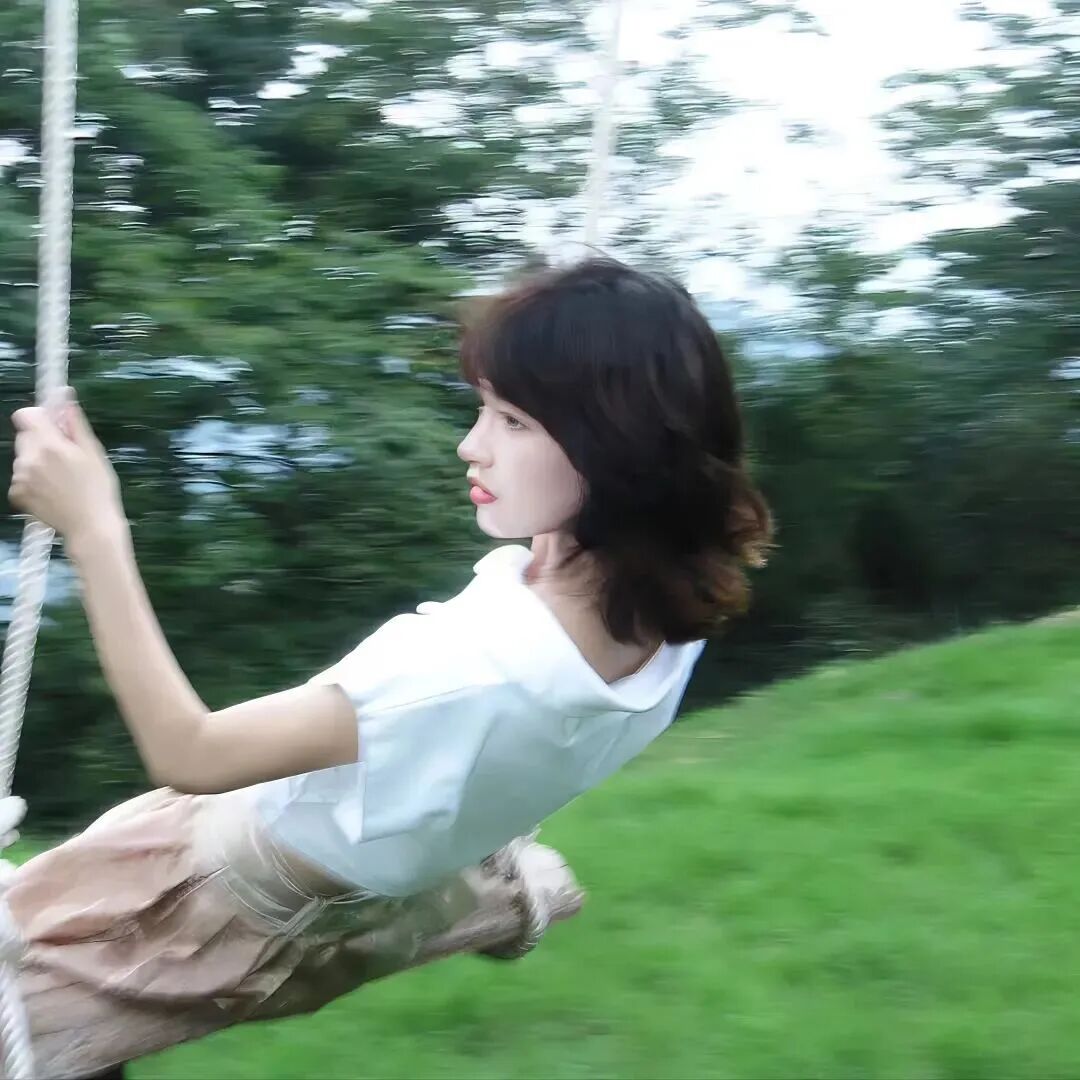 侧脸小清新女生头像