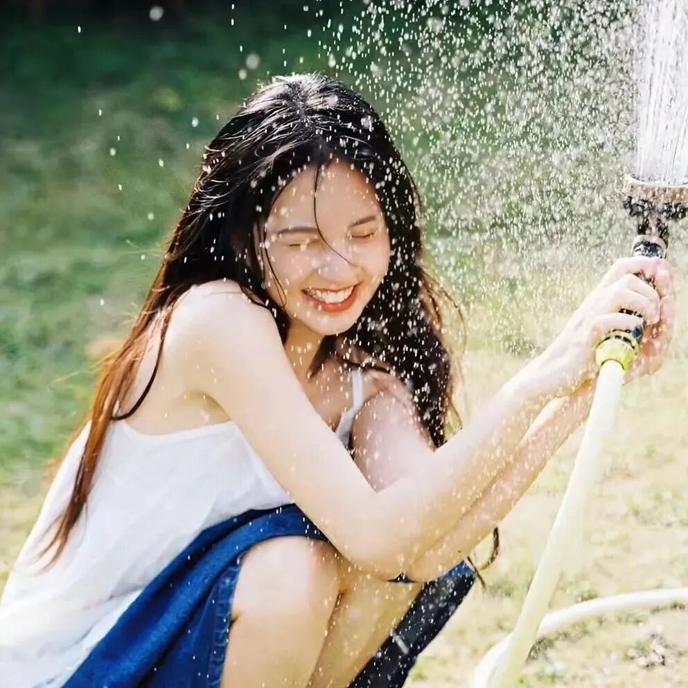 玩水小清新氛围感女生头像